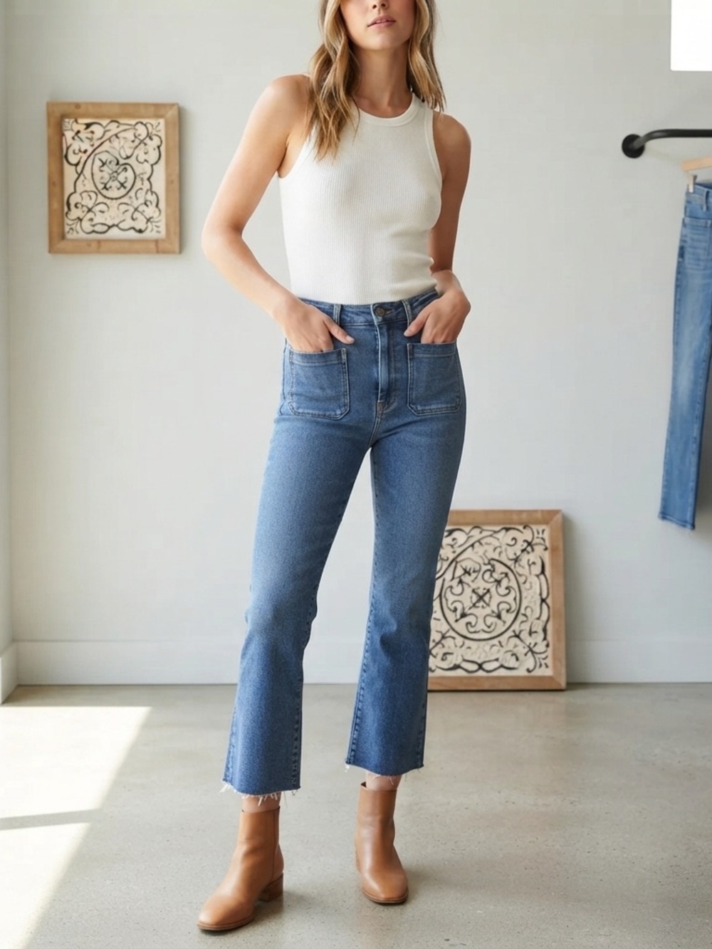 HIDDEN Los Angeles High Rise Patch Pocket Raw Hem Flare Jeans EUC Size 27 (27X27